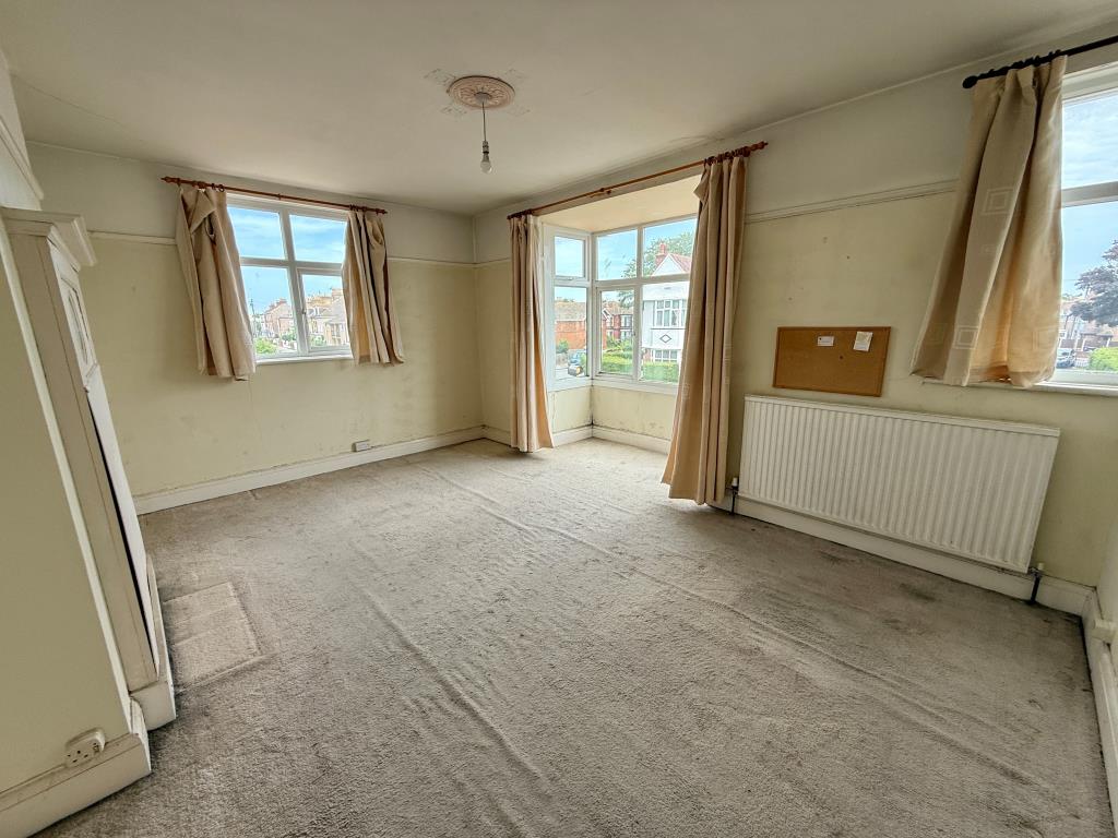 Lot: 95 - DETACHED FREEHOLD BUILDING - Bedroom one